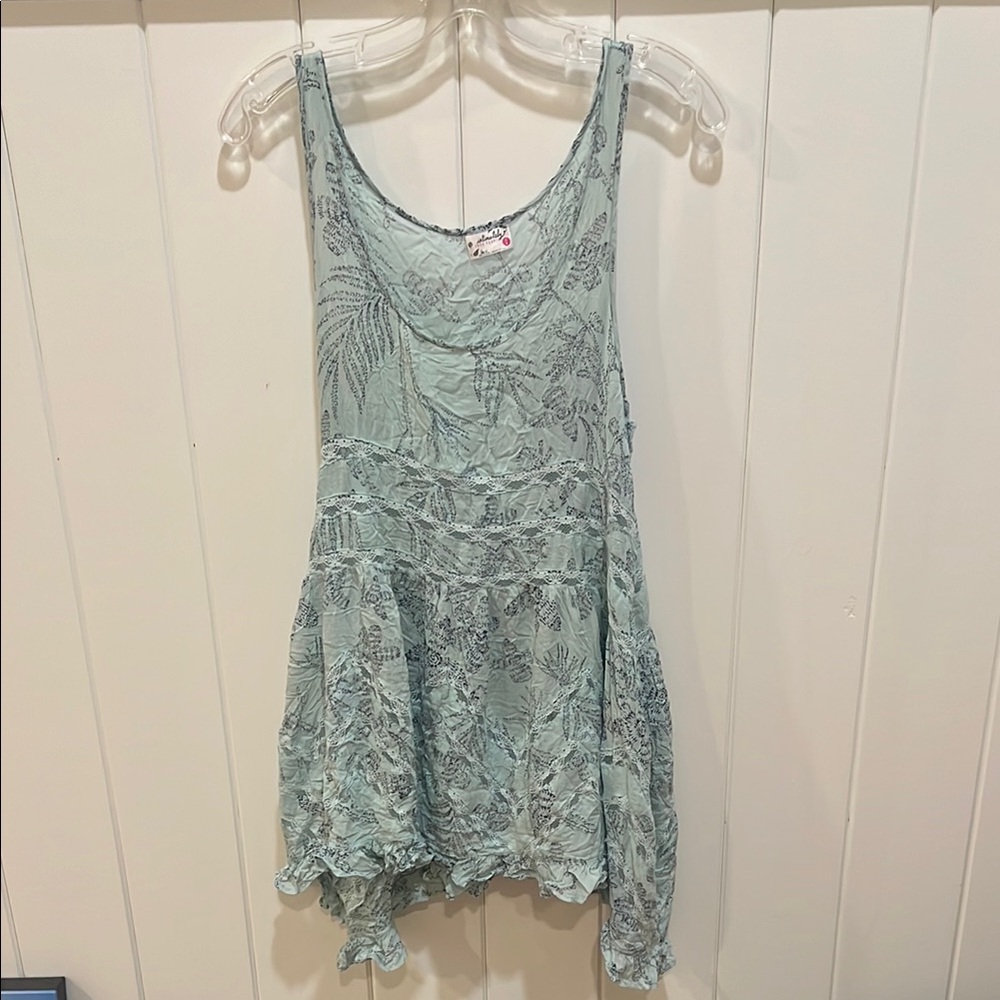 Floral Lace Sleeveless Top in Light Green